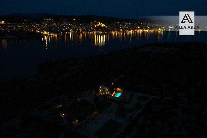 Martinska by night